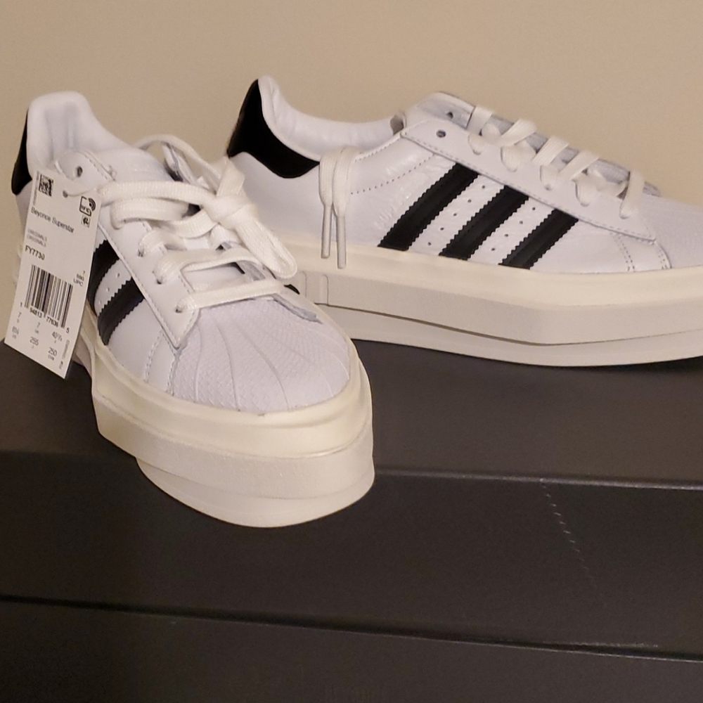 BEYONCE SUPERSTAR Adidas